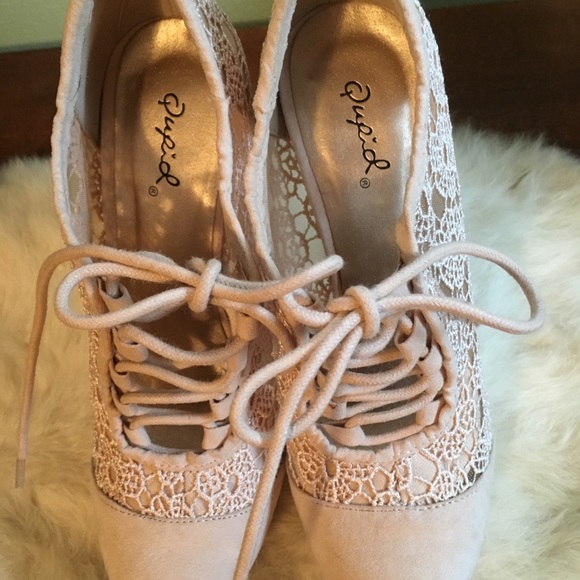 Quipid apricot/nude suede& lace platform stilettos - Picture 3 of 6